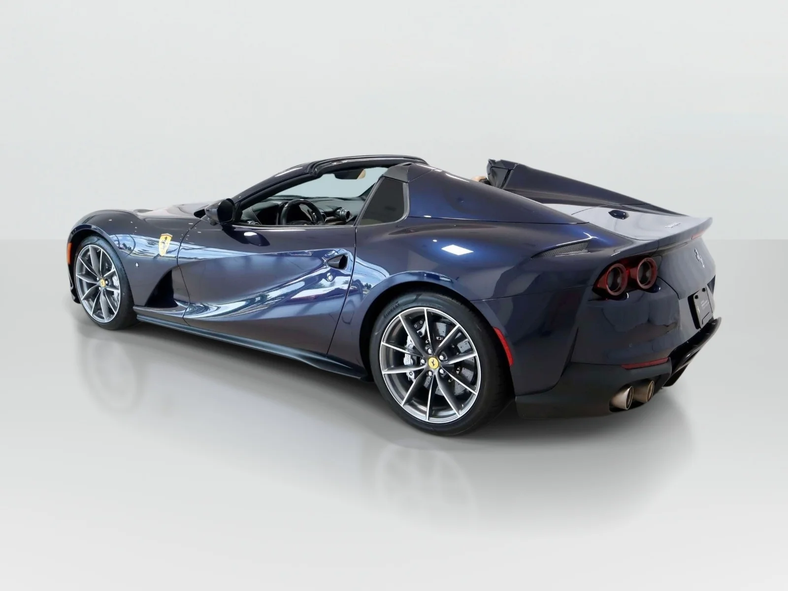 2023 Ferrari 812 GTS photo 3