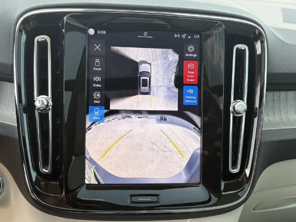 2026 Volvo XC40 Plus - Photo 19