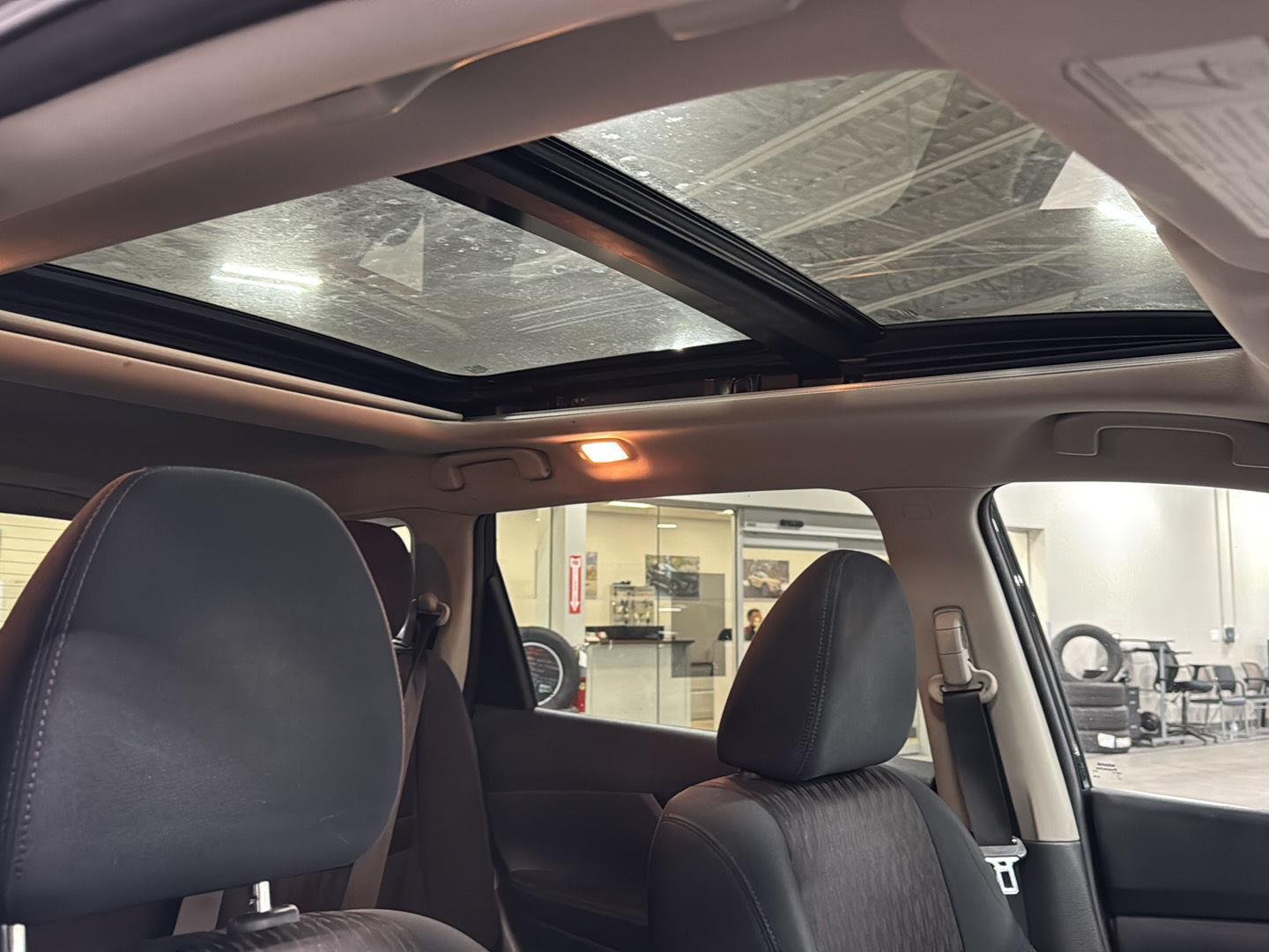 2018 Nissan Rogue SV - Photo 18