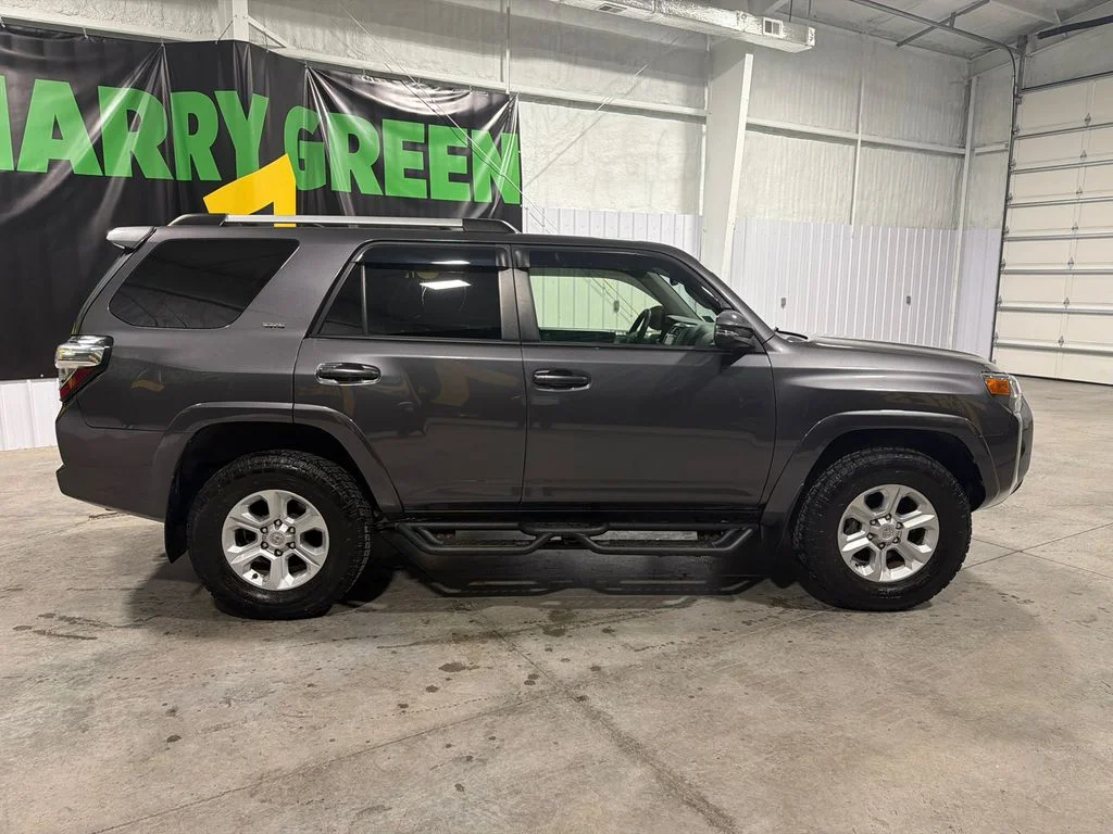Used 2022 Magnetic Gray Metallic Toyota SR5 Premium 3RD ROW image 4