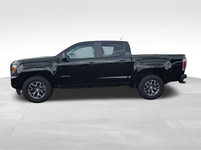 Used 2022 Onyx Black GMC AT4 - Cloth image 2