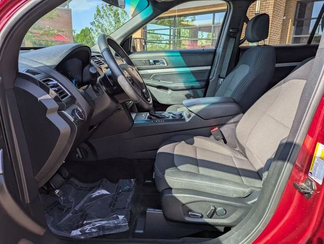 Used 2017 Red Ford XLT image 11