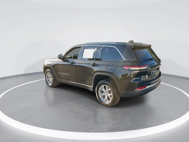 Used 2023 Brown Jeep Limited image 6