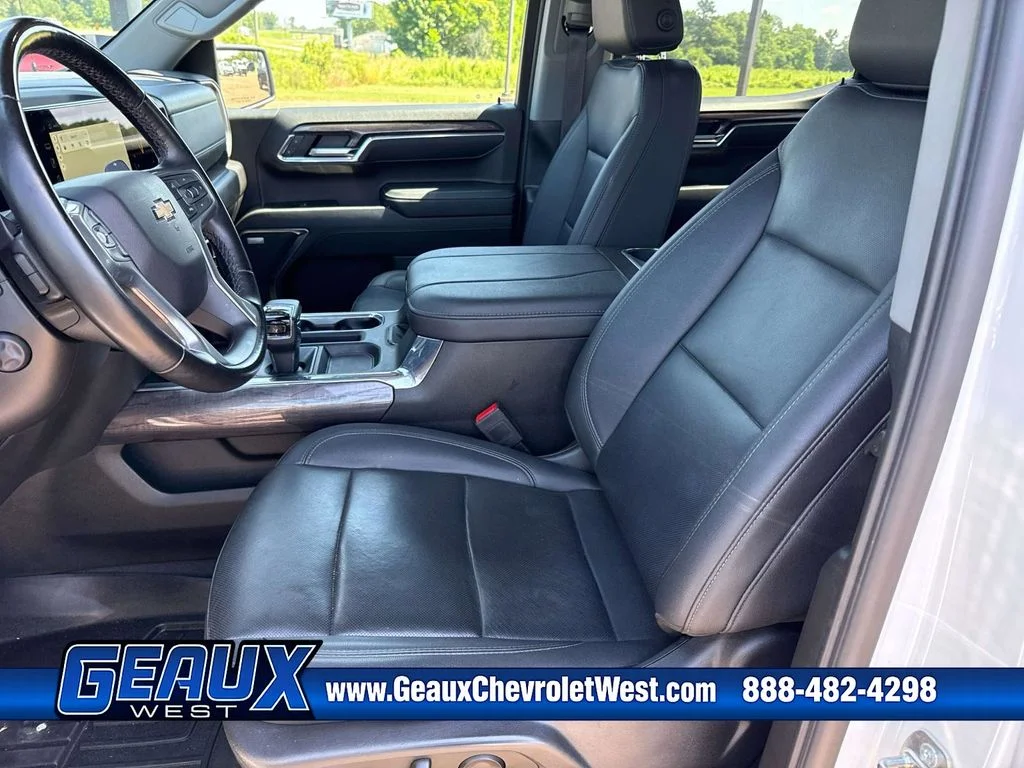 Used 2023 White Chevrolet LTZ image 33