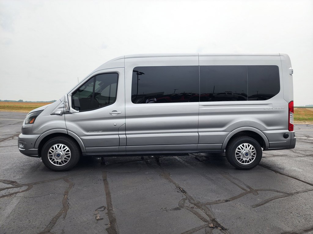 Used 2024 Ingot Silver Metallic Ford Base image 8