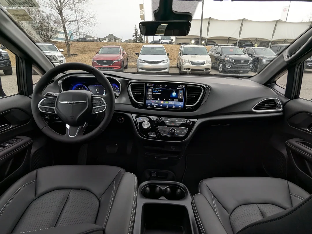 New 2026 Black Chrysler SXT - - FWD - Power Liftgate - Power Sliding Doors - Leather & More! image 25