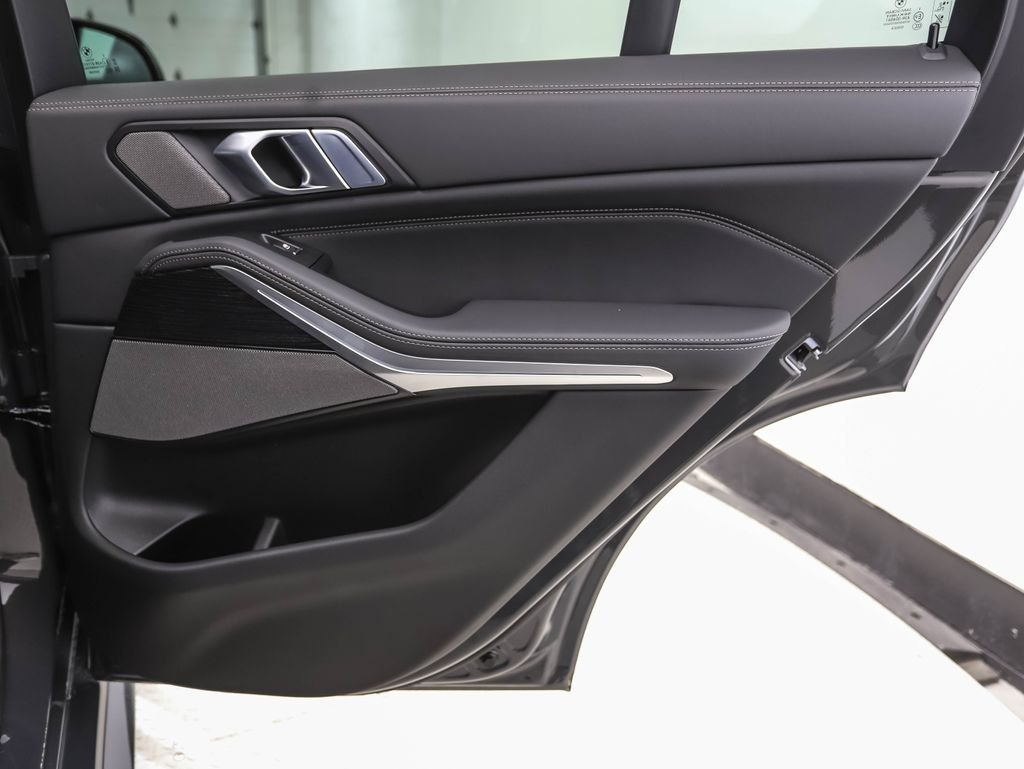 New 2026 Gray Metallic BMW xDrive40i image 25