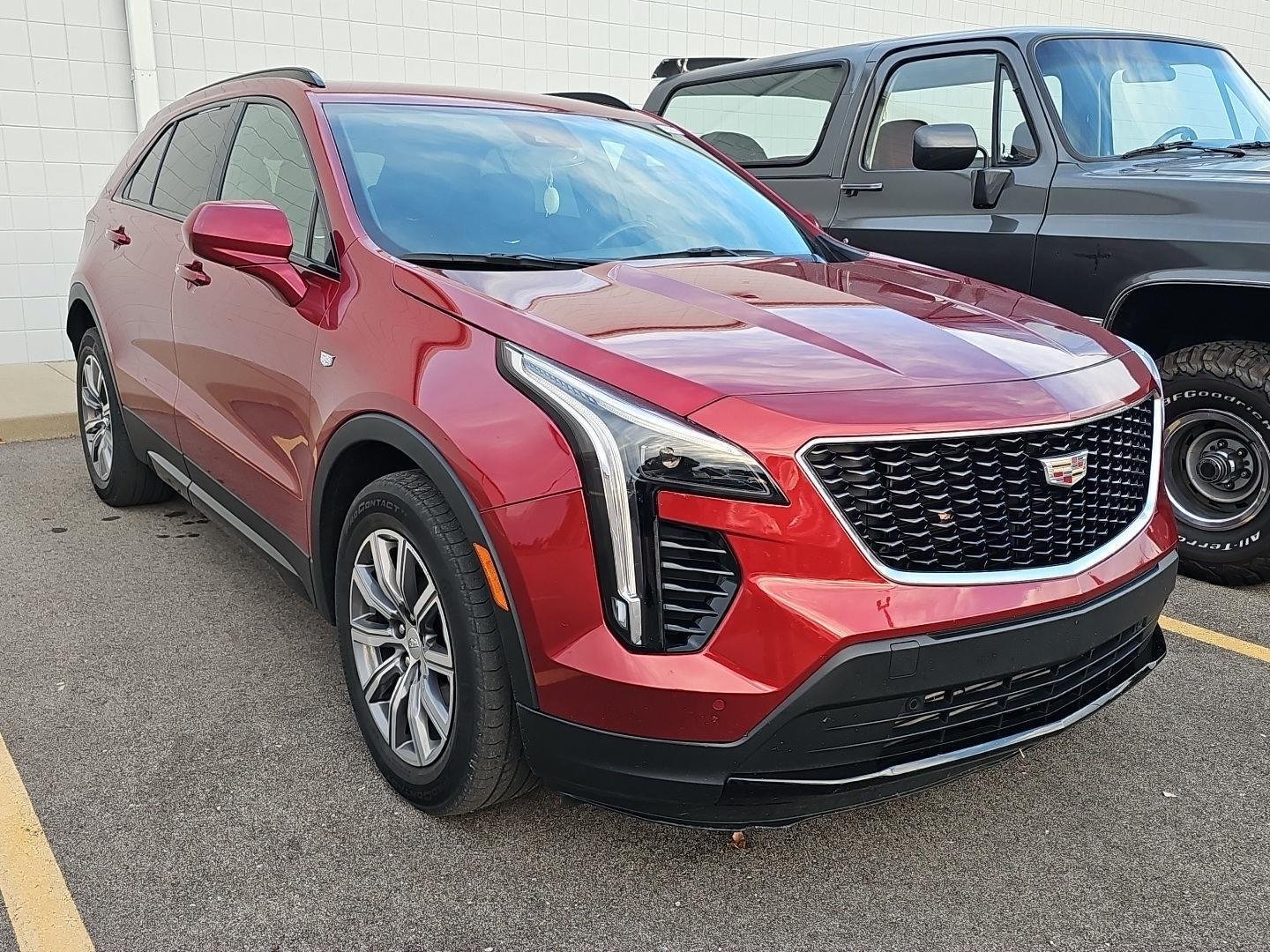2020 Cadillac XT4 Sport photo 2