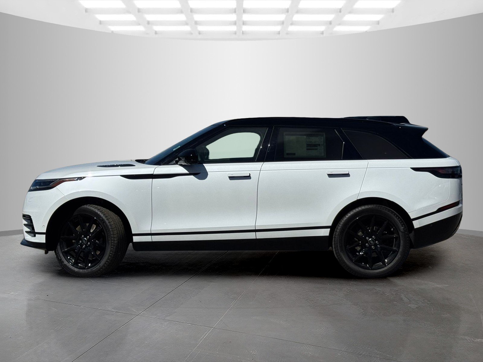 New 2026 Ostuni Pearl White Land Rover Dynamic SE image 8