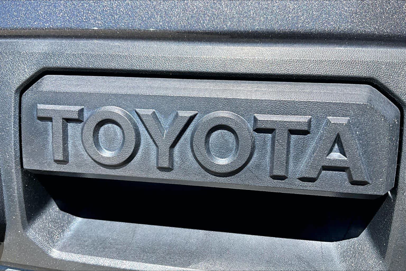Used 2019 Magnetic Gray Metallic Toyota Platinum image 31
