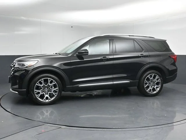 Used 2025 Black Metallic Ford Platinum image 4