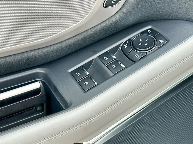 New 2026 Oxford White Ford Active image 13