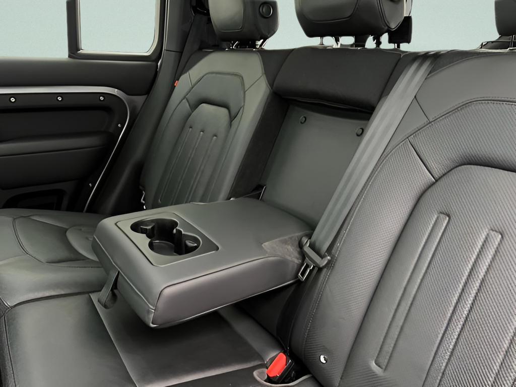 Used 2021  Land Rover X image 41
