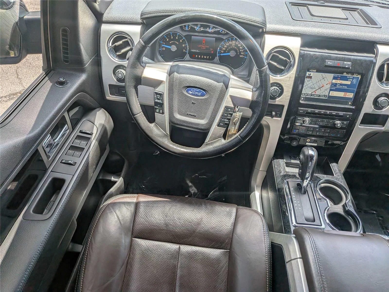 Used 2012  Ford Platinum image 16
