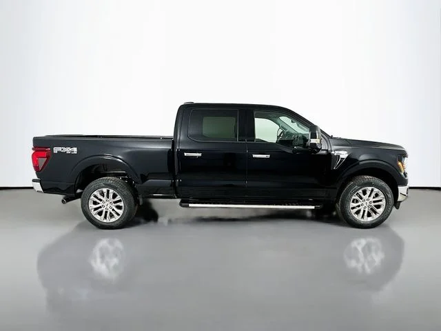 New 2026 Agate Black Metallic Ford XLT image 8