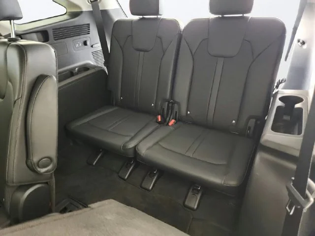 Used 2025 Everlasting Silver Kia EX image 22