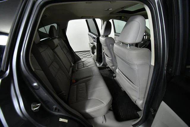 Used 2013 Gray Honda EX-L image 24
