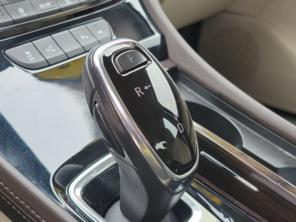 Used 2019 Silver Buick Premium I Group image 27
