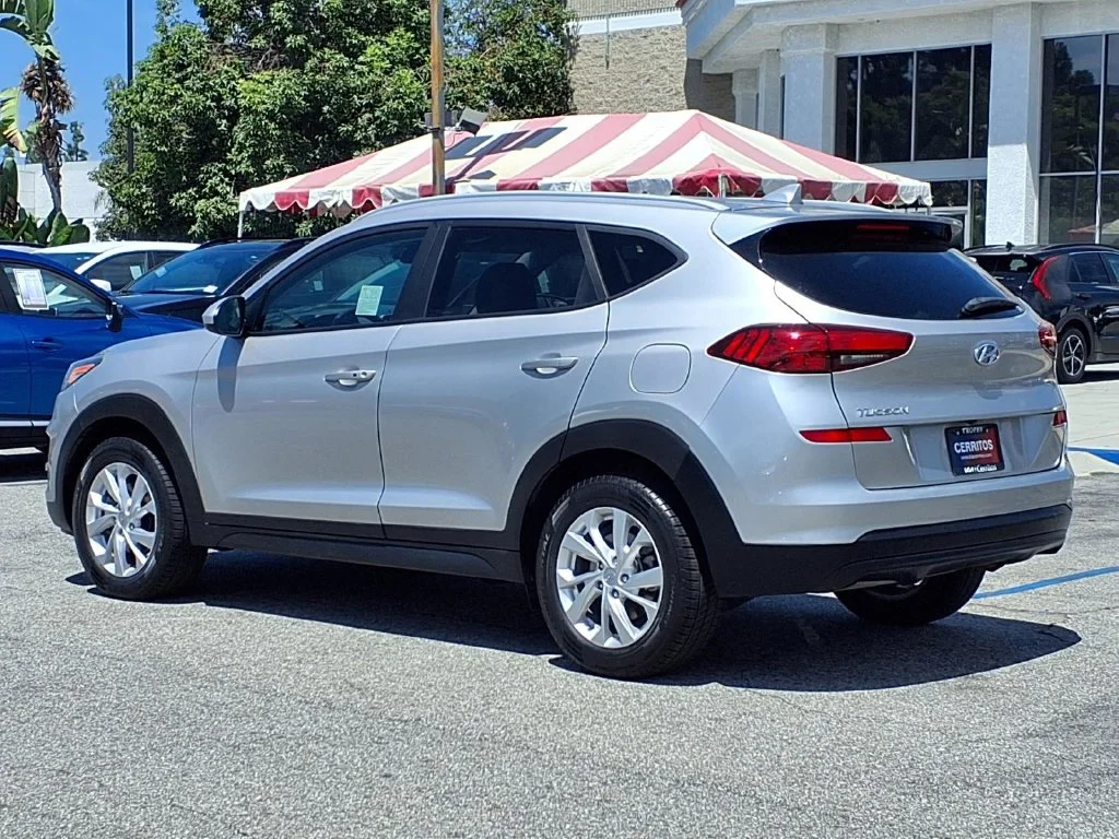 Used 2020 Silver Hyundai Value image 3