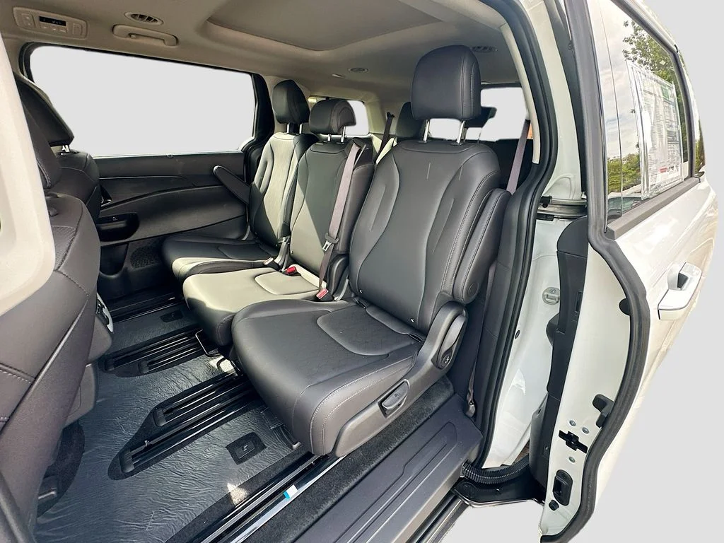 New 2026 Snow White Pearl Kia SX image 25