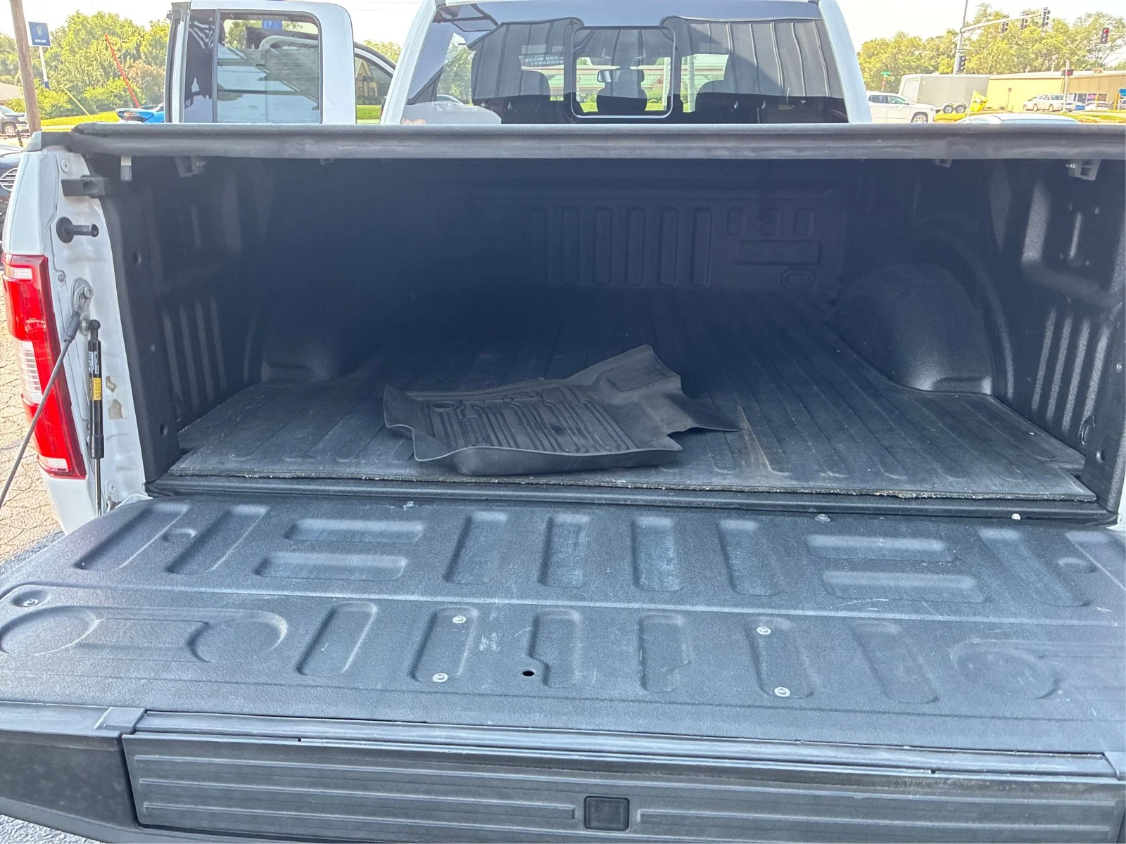 Used 2020 White Ford XLT image 11