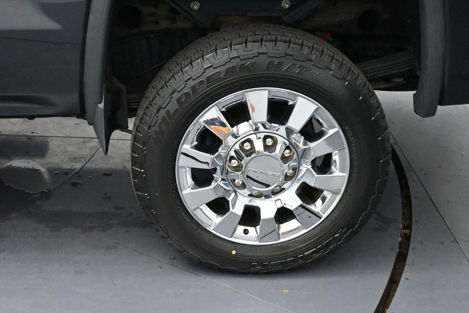 Used 2017 DARK SLATE METALLIC GMC Denali image 39