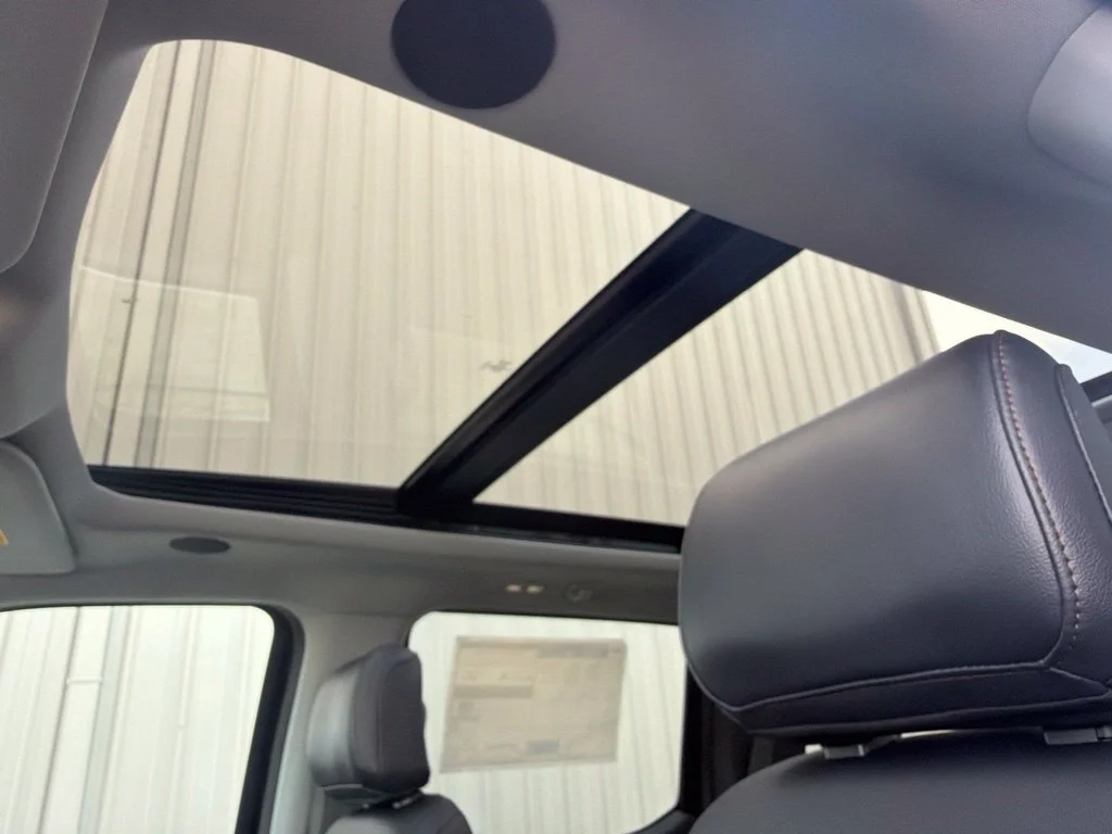 New 2027 Agate Black Metallic Ford F-350® Lariat® image 18
