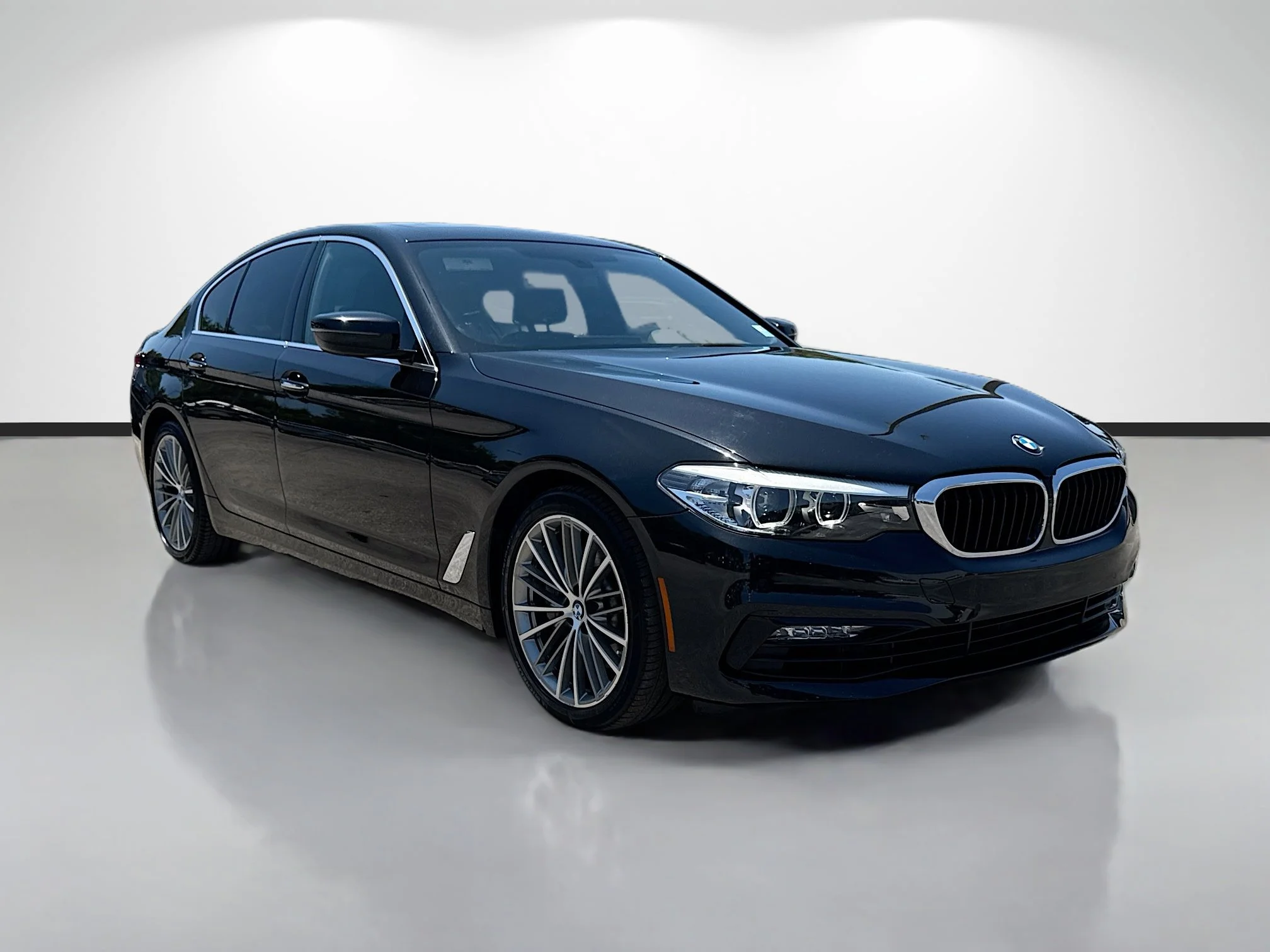 2018 BMW 5 Series 530i Sedan's photo