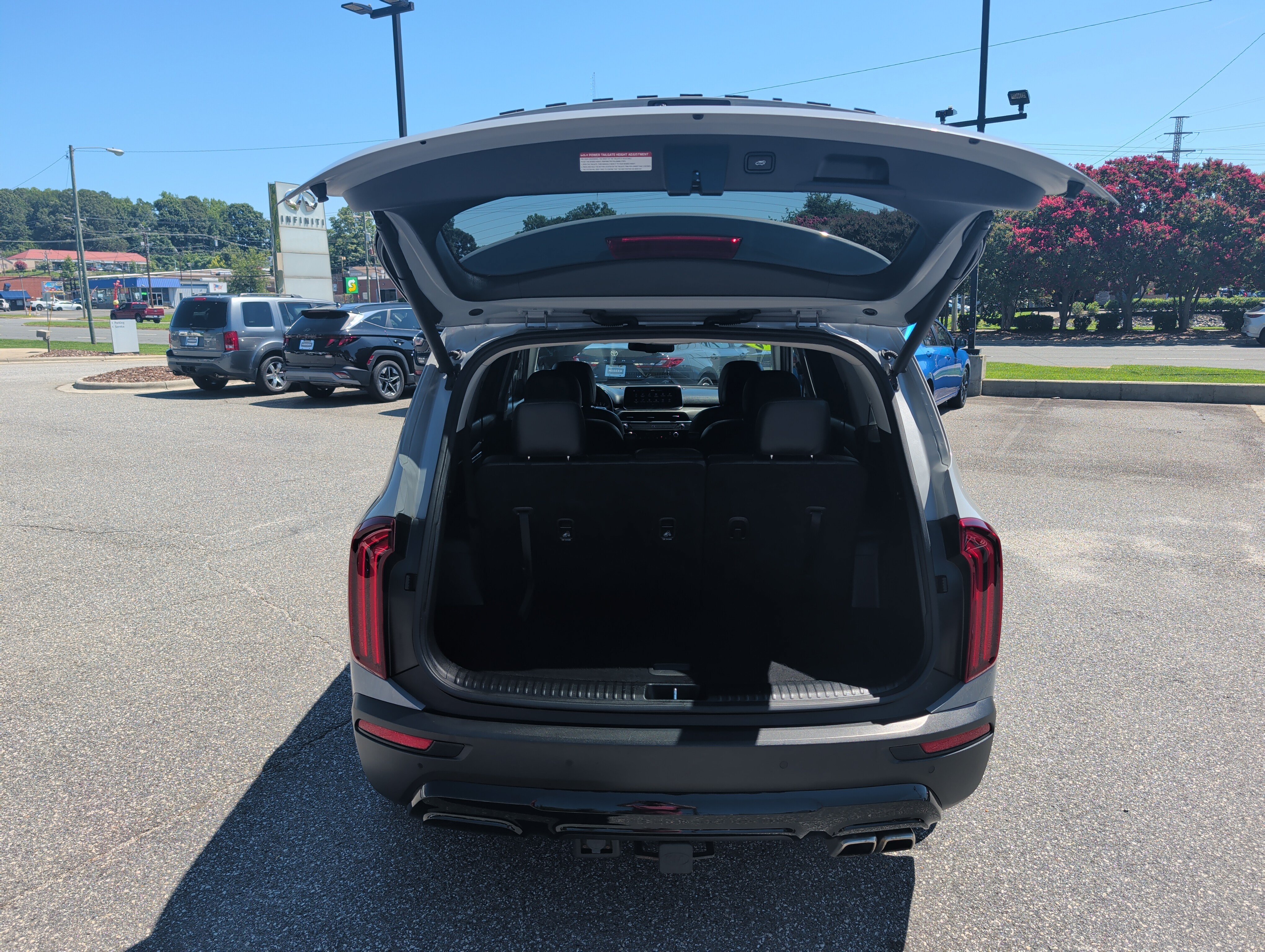 Used 2022 Wolf Gray Kia EX image 15