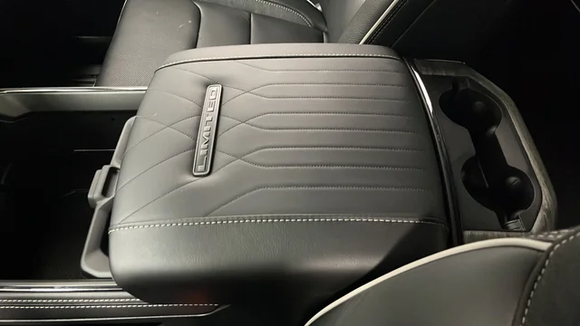 New 2026 Diamond Black Crystal Pearl-Coat Exterior Paint RAM Limited image 21