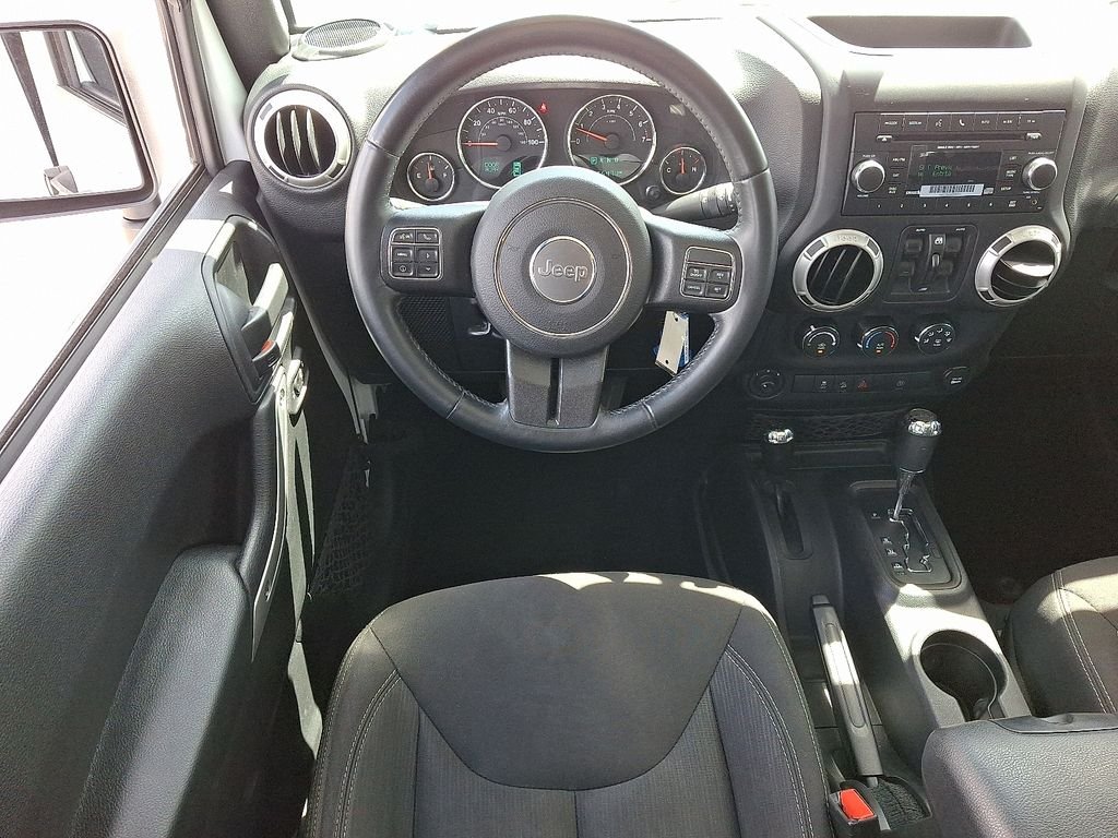 Used 2017 White Jeep Unlimited Sahara image 12