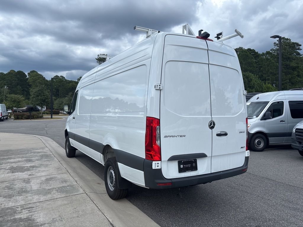 Used 2024 White Mercedes-Benz Cargo 170 WB image 5
