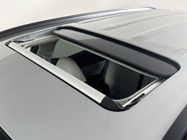 New 2026 Silver Hyundai SEL Premium FWD image 38