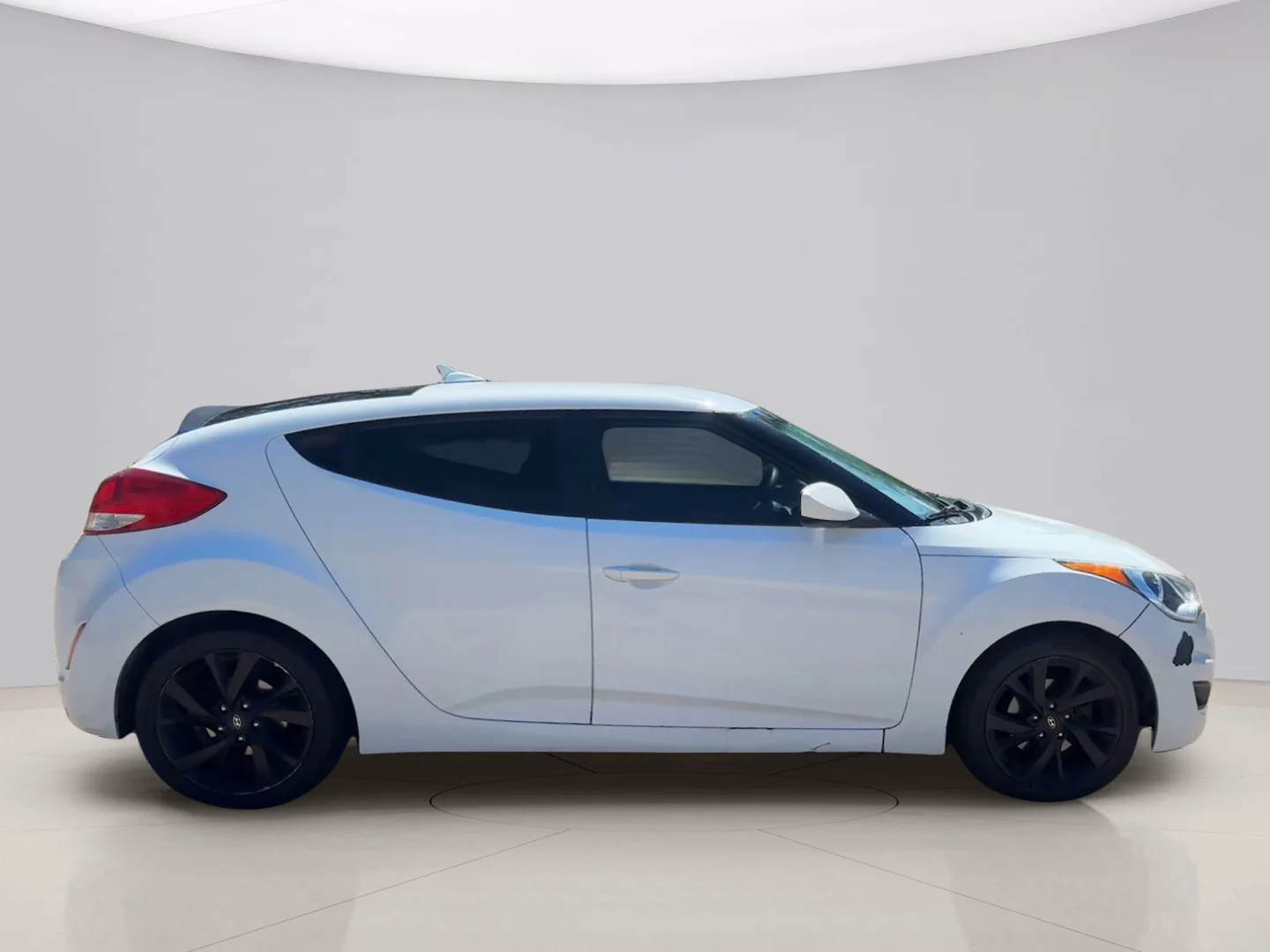 Used 2016 White Hyundai BASE image 6