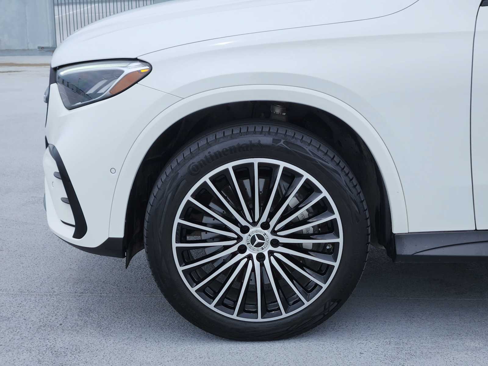 Used 2025 Polar White Mercedes-Benz GLC 300 image 9