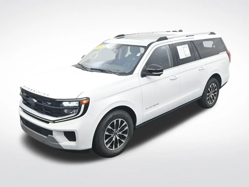 Certified Used 2025 Oxford White Ford Platinum image 24