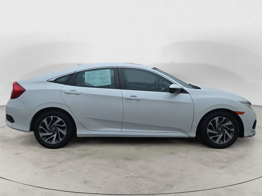 Used 2017 White Honda EX image 4