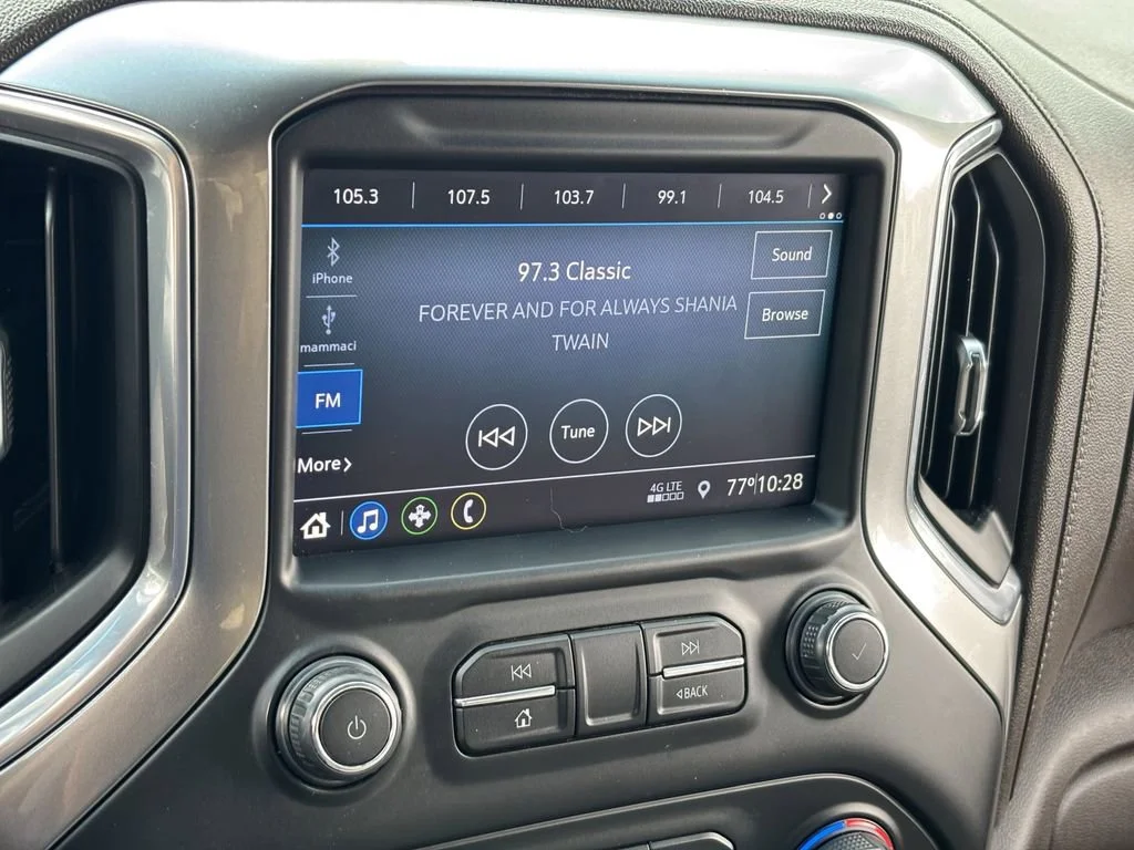Used 2020 SUMMIT WHITE Chevrolet LT image 28