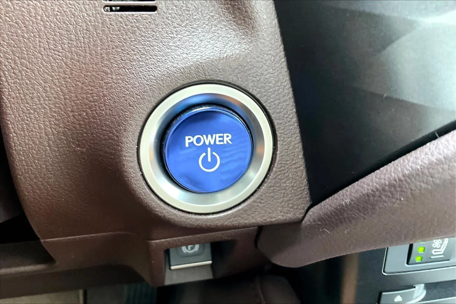 Used 2019 Matador Red Mica Lexus Ultra Luxury image 33