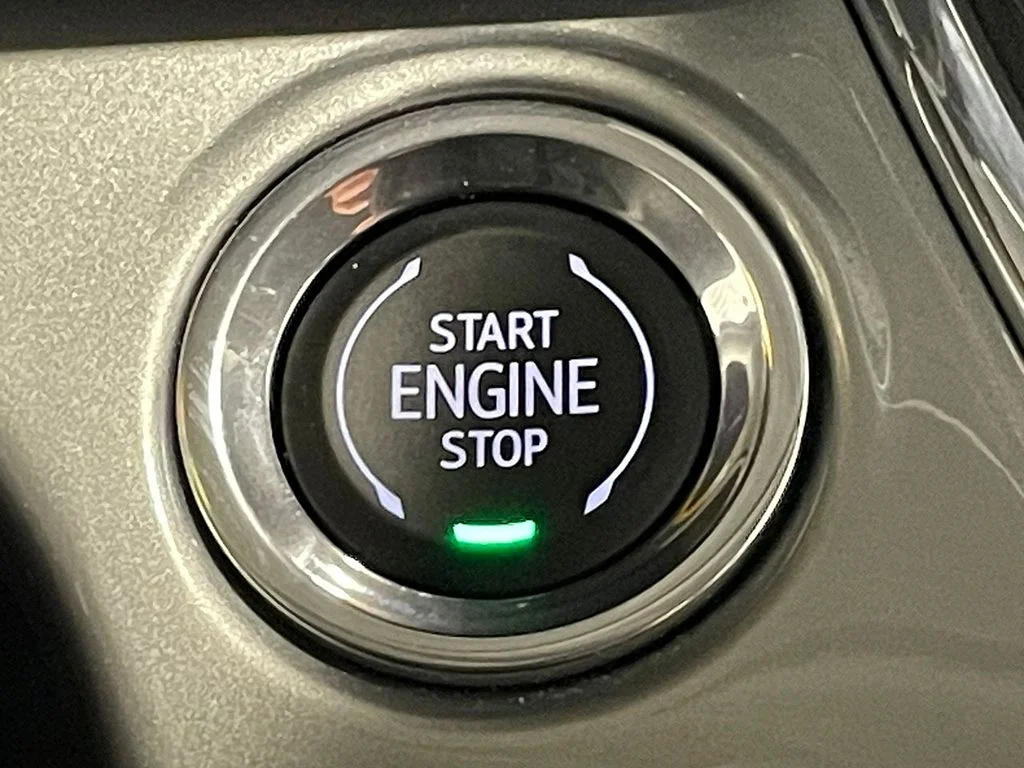Used 2025 White Chevrolet LT image 28