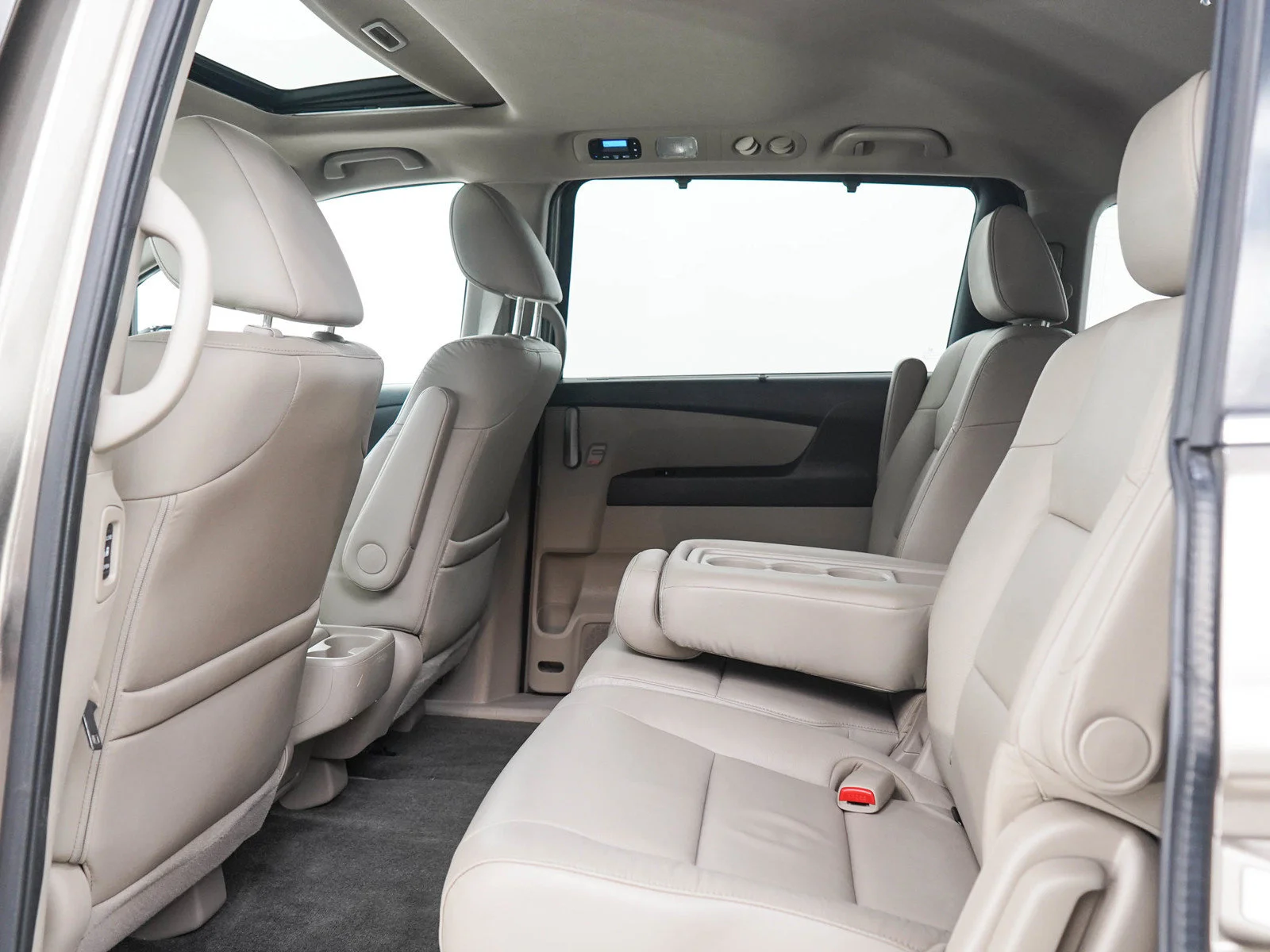 Used 2013  Honda FWD image 16