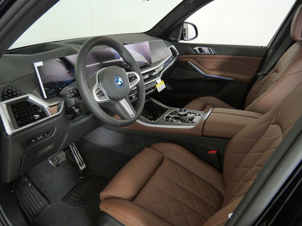 New 2026 Carbon Black Metallic BMW xDrive50e image 35