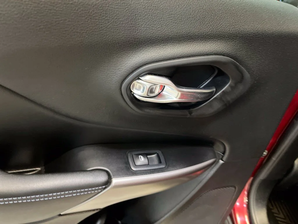 Used 2019 Red Jeep Latitude image 21