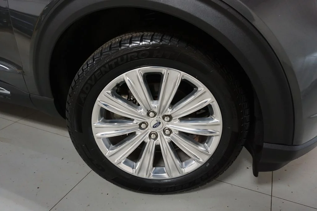 Used 2020 Magnetic Ford Limited image 24