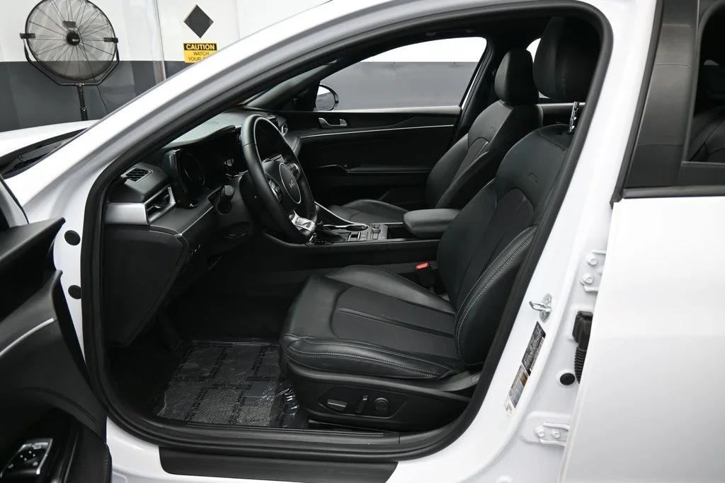 Used 2023 Glacial White Pearl Kia GT-Line image 11