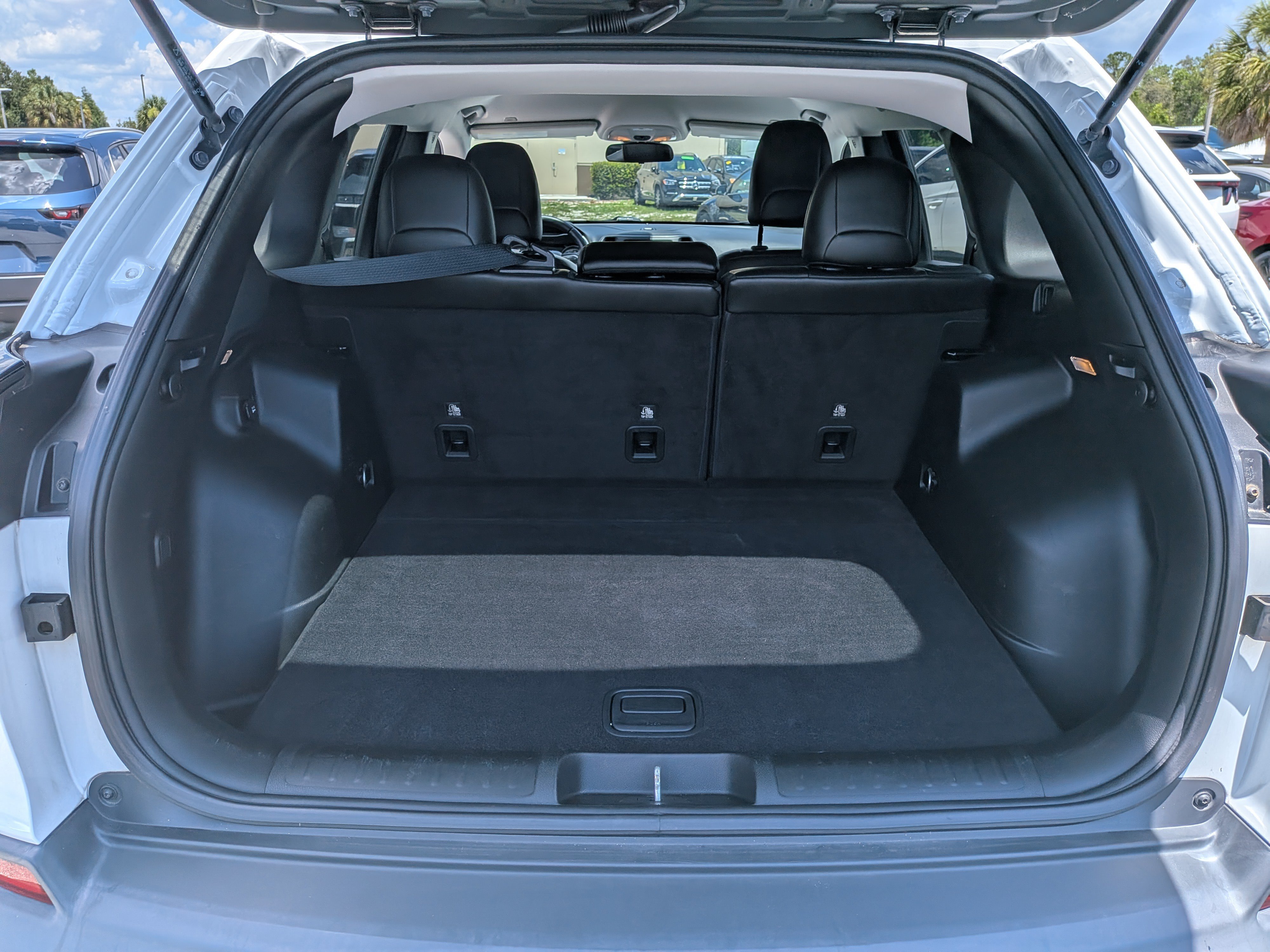 2019 Jeep Cherokee Latitude Plus - Photo 13