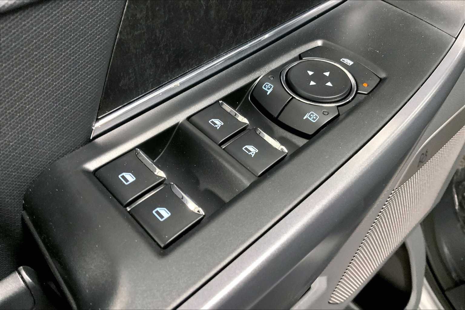 2025 Ford F-150 Lightning Flash - Photo 17