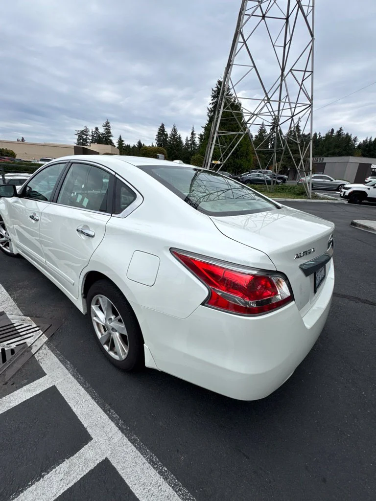 Used 2014 White Nissan 2.5 SV image 6