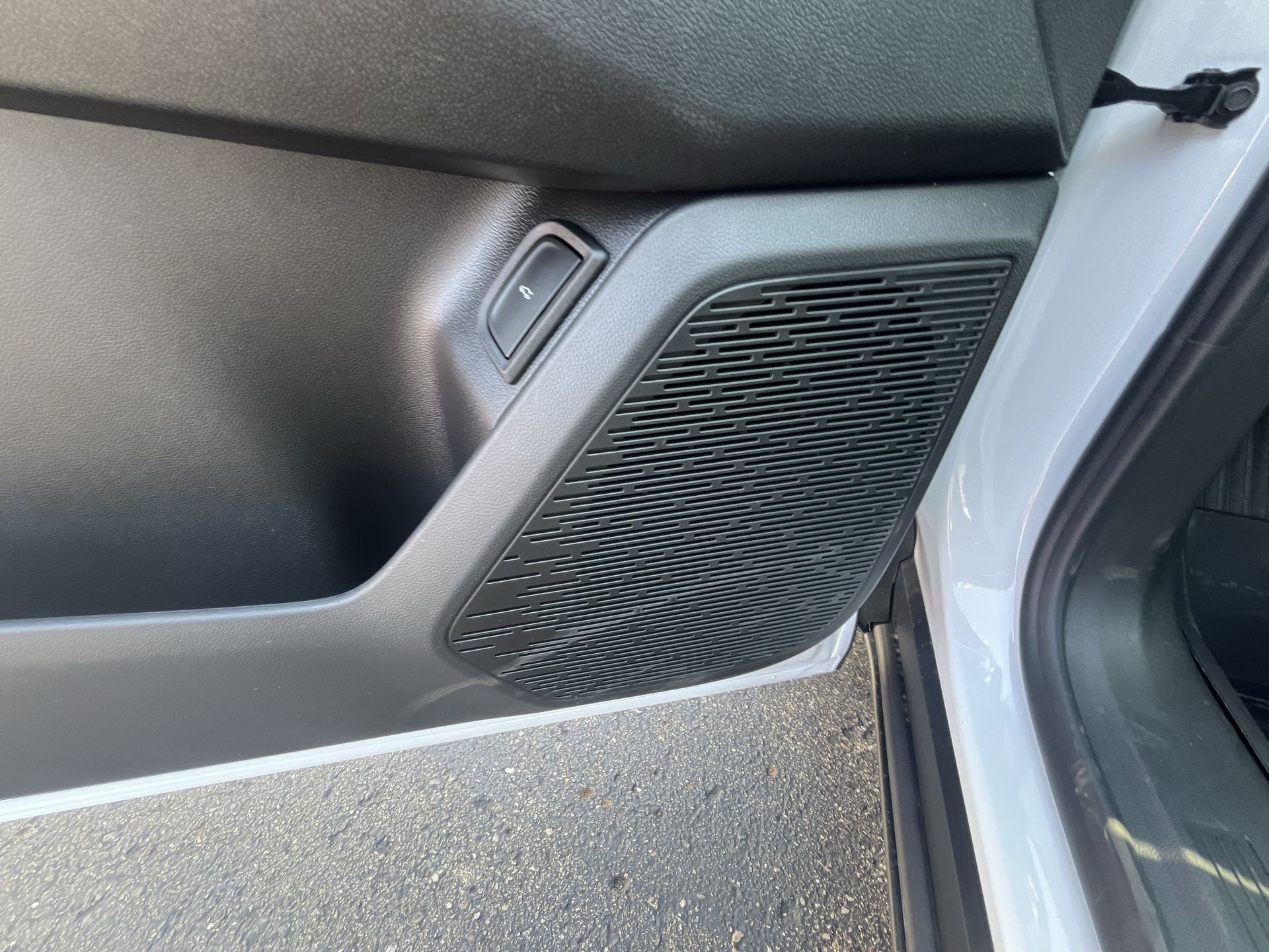 New 2026 Polar White Tricoat Chevrolet ACTIV image 49