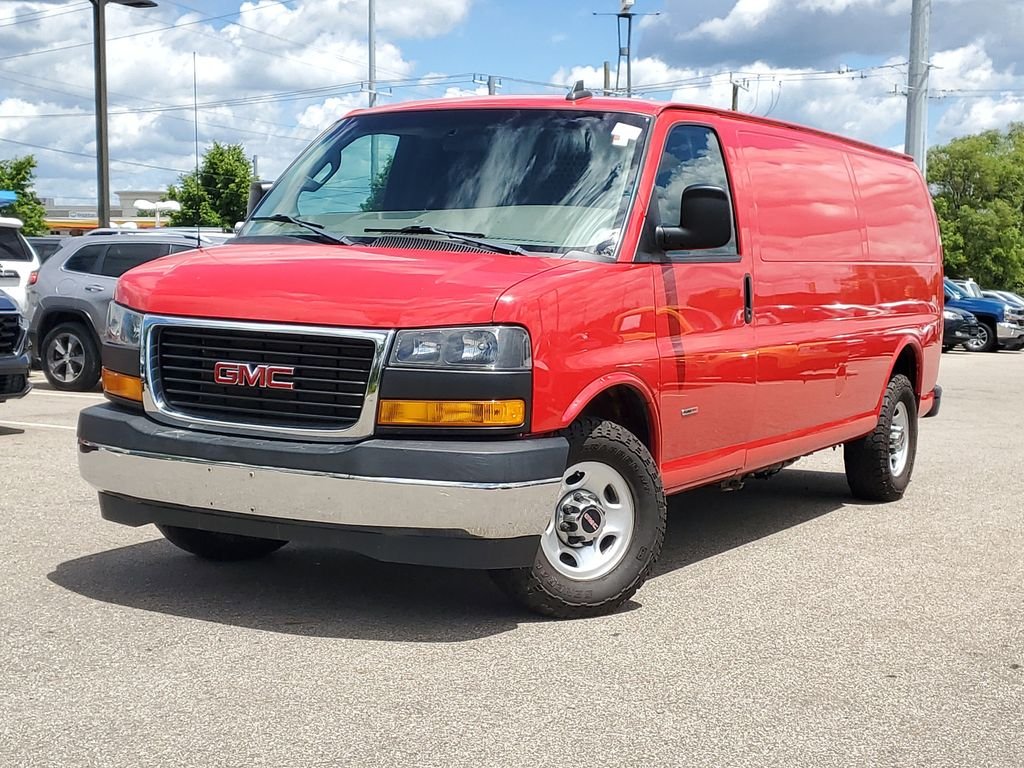 Used 2019 Cardinal Red GMC Work Van image 31